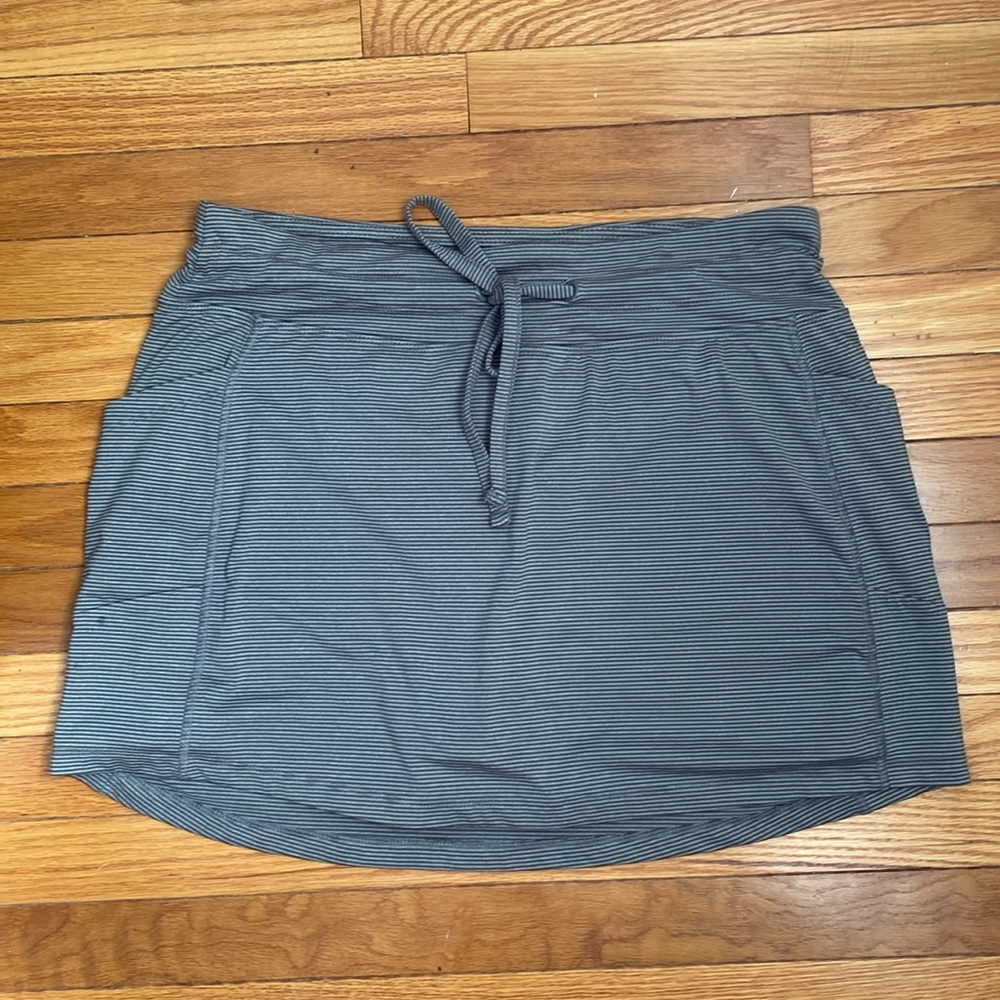 Balance Collection Skort Gray subtle stripe Soft Cotton pockets draw string sz L